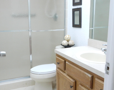 11477 Nw 39th Court - Photo Thumbnail 6