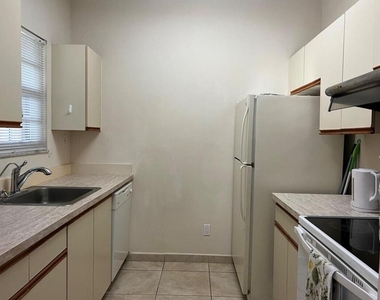 660 Cypress Club Way - Photo Thumbnail 3