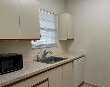 660 Cypress Club Way - Photo Thumbnail 4