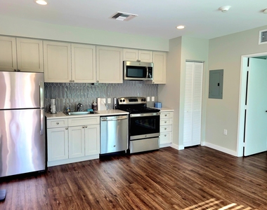 11810 Se Dixie Highway - Photo Thumbnail 1