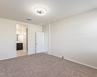 18646 W Buckskin Trail - Photo Thumbnail 16
