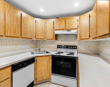 826 Sky Pine Way - Photo Thumbnail 5