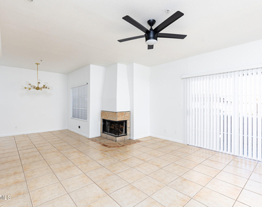 11333 N 92nd Street - Photo Thumbnail 4