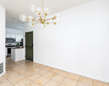 11333 N 92nd Street - Photo Thumbnail 6