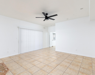 11333 N 92nd Street - Photo Thumbnail 3