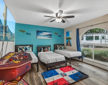 14423 N 51st Street - Photo Thumbnail 9