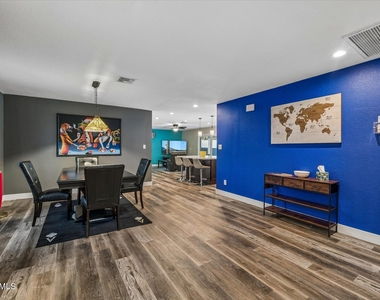 14423 N 51st Street - Photo Thumbnail 2