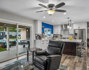 14423 N 51st Street - Photo Thumbnail 7