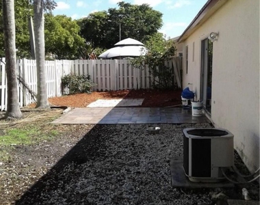 14025 Langley Place - Photo Thumbnail 5