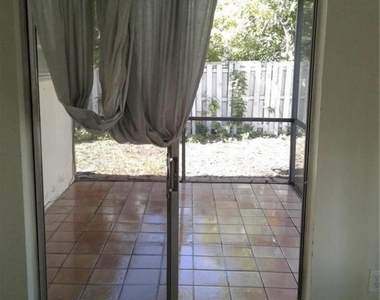 14025 Langley Place - Photo Thumbnail 6