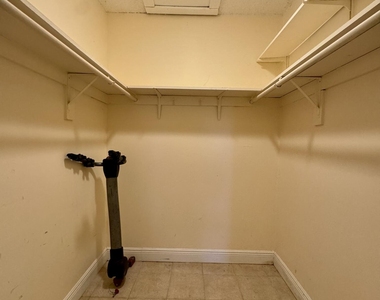 6505 Winfield Boulevard - Photo Thumbnail 5