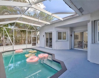 5989 Nw 74th Street - Photo Thumbnail 22