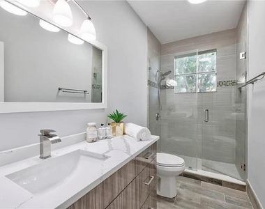 5989 Nw 74th Street - Photo Thumbnail 14