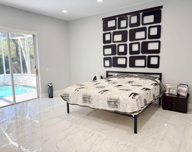 5989 Nw 74th Street - Photo Thumbnail 8