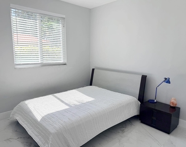 5989 Nw 74th Street - Photo Thumbnail 13