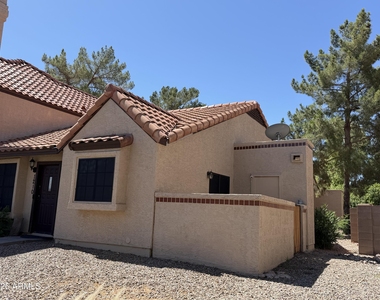 921 W University Drive - Photo Thumbnail 15