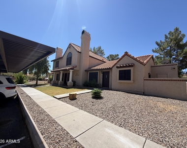 921 W University Drive - Photo Thumbnail 14