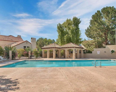 921 W University Drive - Photo Thumbnail 1