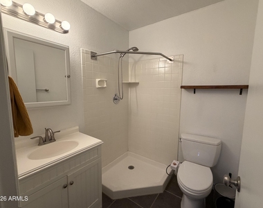 921 W University Drive - Photo Thumbnail 12