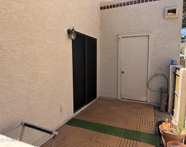 921 W University Drive - Photo Thumbnail 13