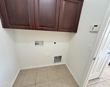 17218 W Country Gables Drive - Photo Thumbnail 8