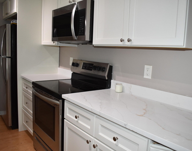 1201 River Reach Drive - Photo Thumbnail 7