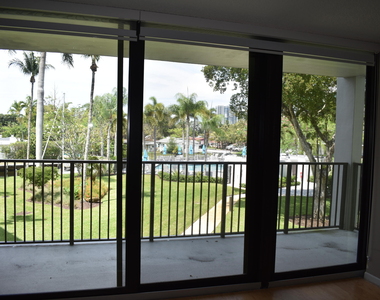 1201 River Reach Drive - Photo Thumbnail 5
