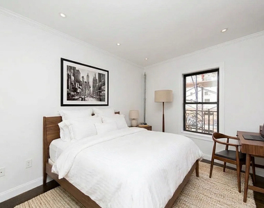 1377 Lexington Avenue - Photo Thumbnail 5