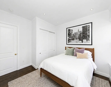1377 Lexington Avenue - Photo Thumbnail 6
