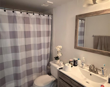 110 Lake Emerald Drive - Photo Thumbnail 9