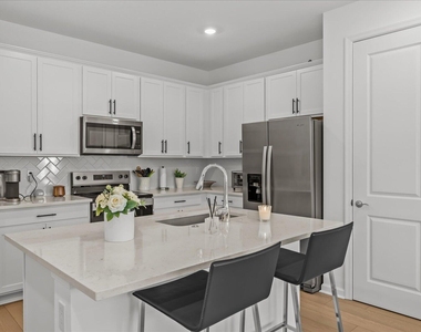 276 Sw Sally Way - Photo Thumbnail 9