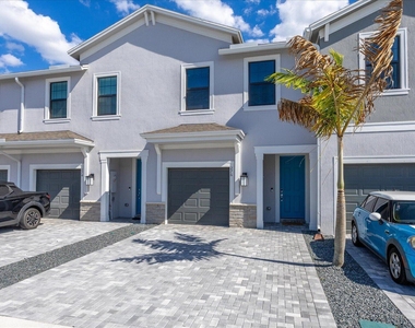 276 Sw Sally Way - Photo Thumbnail 1