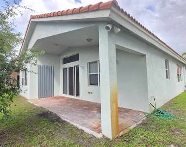 2264 Sw Newport Isles Boulevard - Photo Thumbnail 14