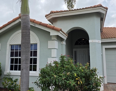 2264 Sw Newport Isles Boulevard - Photo Thumbnail 1