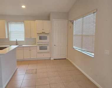2264 Sw Newport Isles Boulevard - Photo Thumbnail 6