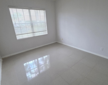 2264 Sw Newport Isles Boulevard - Photo Thumbnail 12