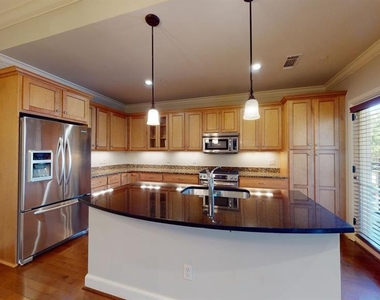 205 N Geary Avenue - Photo Thumbnail 14