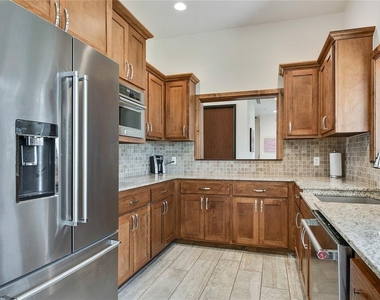 205 N Geary Avenue - Photo Thumbnail 1