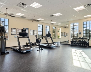 205 N Geary Avenue - Photo Thumbnail 29