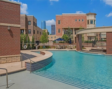 205 N Geary Avenue - Photo Thumbnail 2