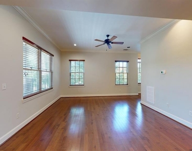 205 N Geary Avenue - Photo Thumbnail 8