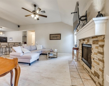 12413 Nw 3rd Street - Photo Thumbnail 4