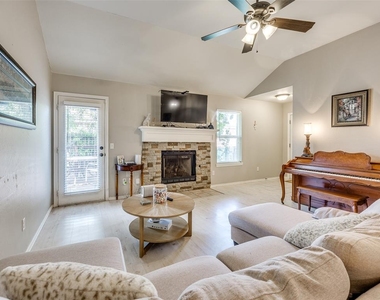 12413 Nw 3rd Street - Photo Thumbnail 5