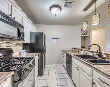 12413 Nw 3rd Street - Photo Thumbnail 11