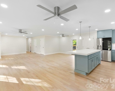 100 Chadmore Drive - Photo Thumbnail 3