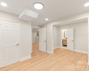 100 Chadmore Drive - Photo Thumbnail 18