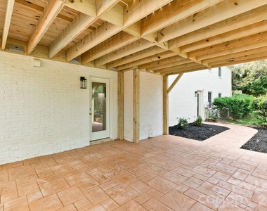 100 Chadmore Drive - Photo Thumbnail 14