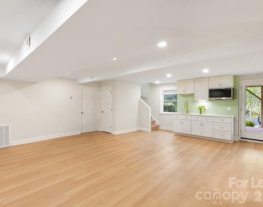 100 Chadmore Drive - Photo Thumbnail 16