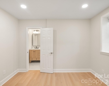 100 Chadmore Drive - Photo Thumbnail 19