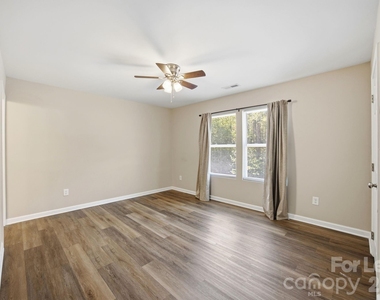 1361 Ontario Drive - Photo Thumbnail 21